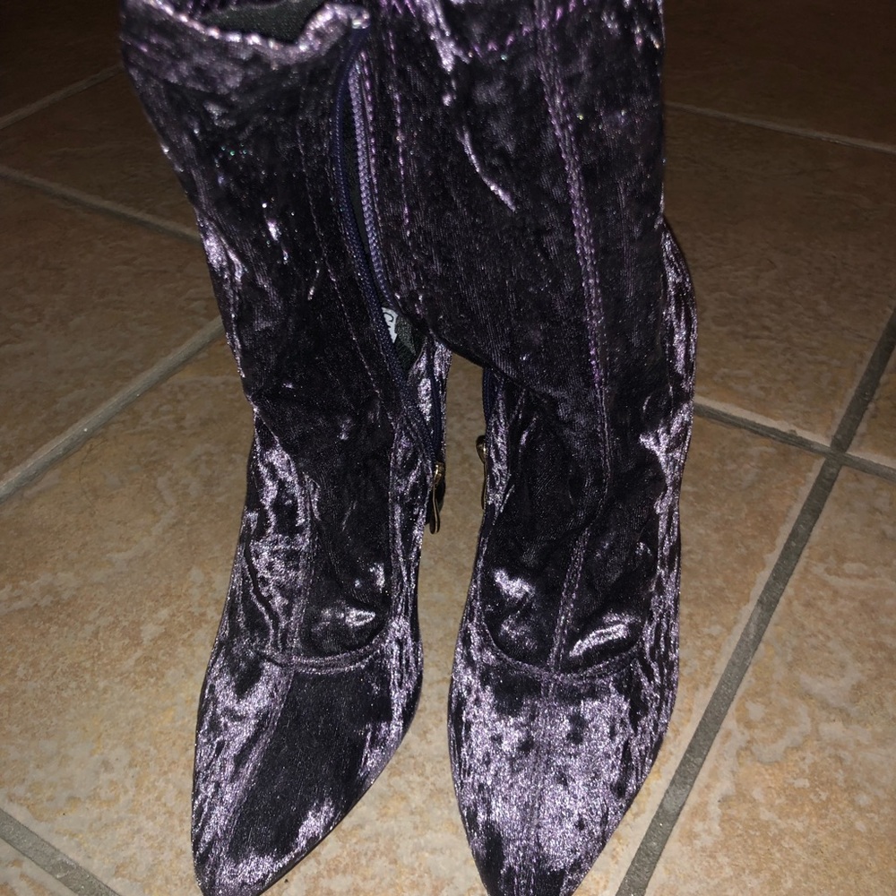Cape Robbin Purple Velvet Booties - Picture 3 of 3